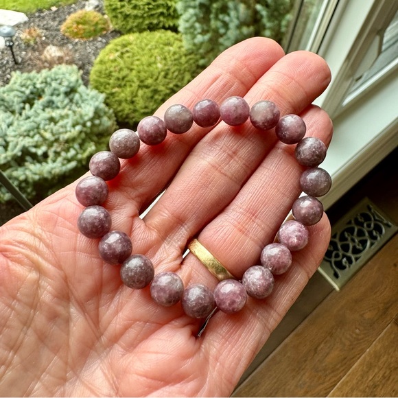 Bead Genuine Lepidolite Crystal Gemstone Bracelet 8mm - Picture 2 of 5